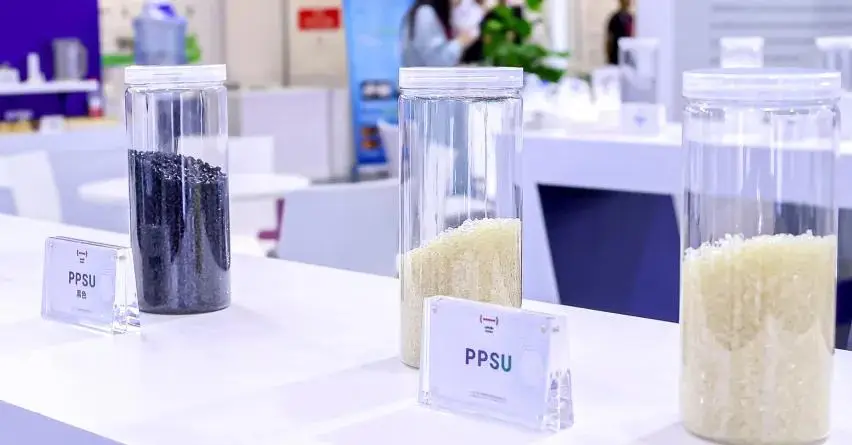 Yanğınsöndürən dəbilqə vizorlarının materialını açan: PPSU və PSU-nun müstəsna performansı və tətbiqləri